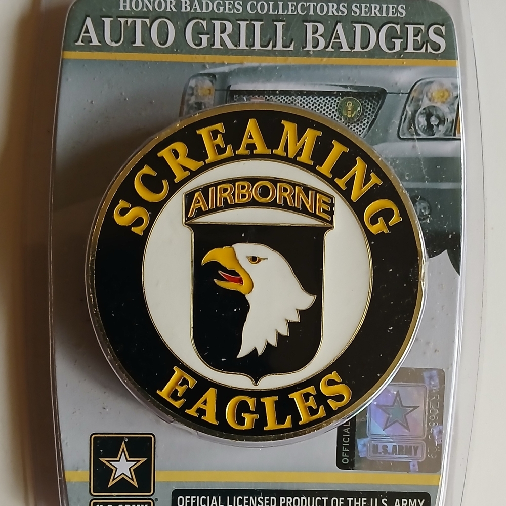 Screaming Eagles Auto Grill Badge